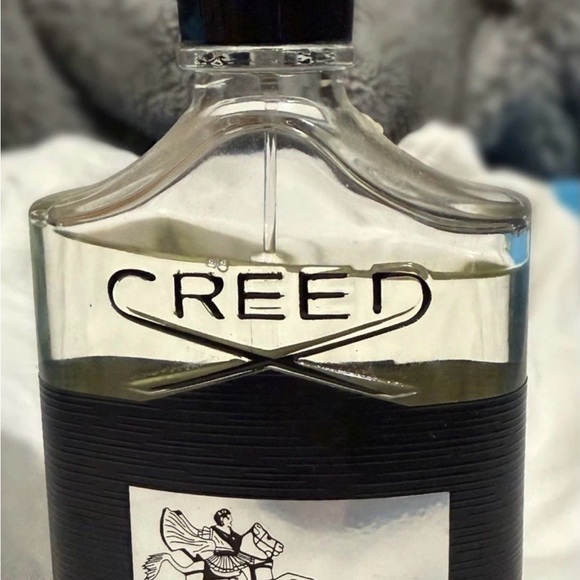 Creed Aventus Fragrance with Black and Silver Accents - Picture 2 of 4